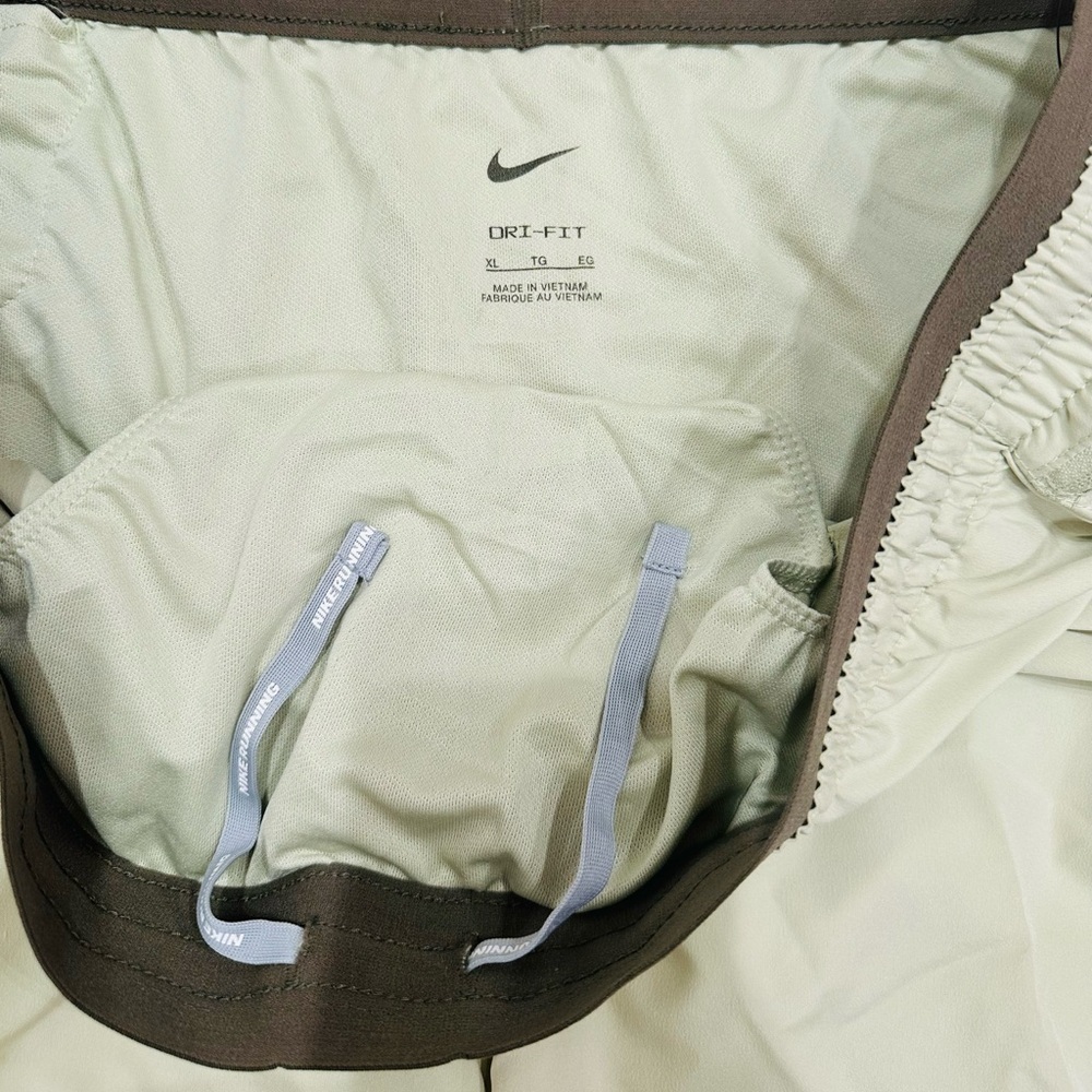 Brand New with Tags Nike women’s shorts running size XL Green - Picture 2 of 3